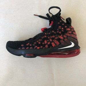 Unisex Girls’ or Boys’ Nike LeBron Basketball Shoes / High-Tops